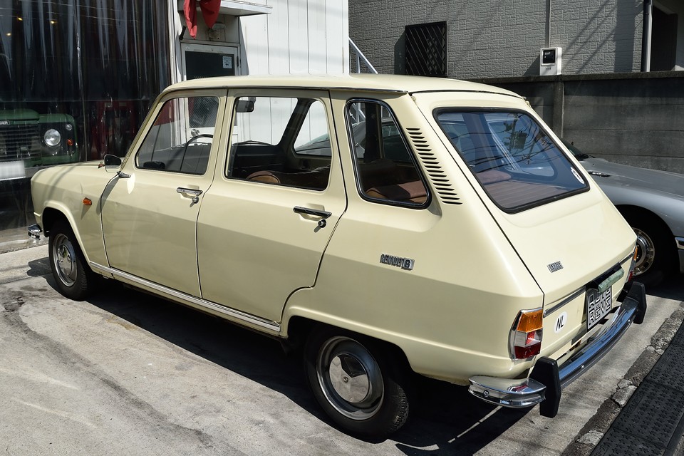 良くフランス車は合理的で云々と言いますが、これほど本当の意味で合理主義を感じさせるクルマもそうないのではないかと・・・。