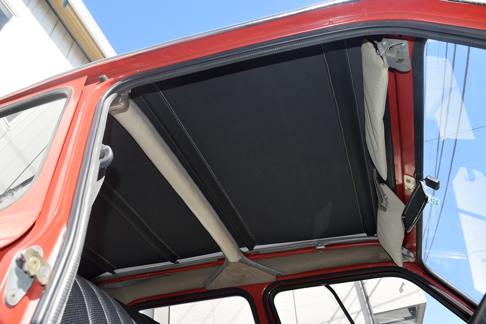 幌はご覧の通りの清潔な状態！シミの無い幌って・・・やっぱステキ！