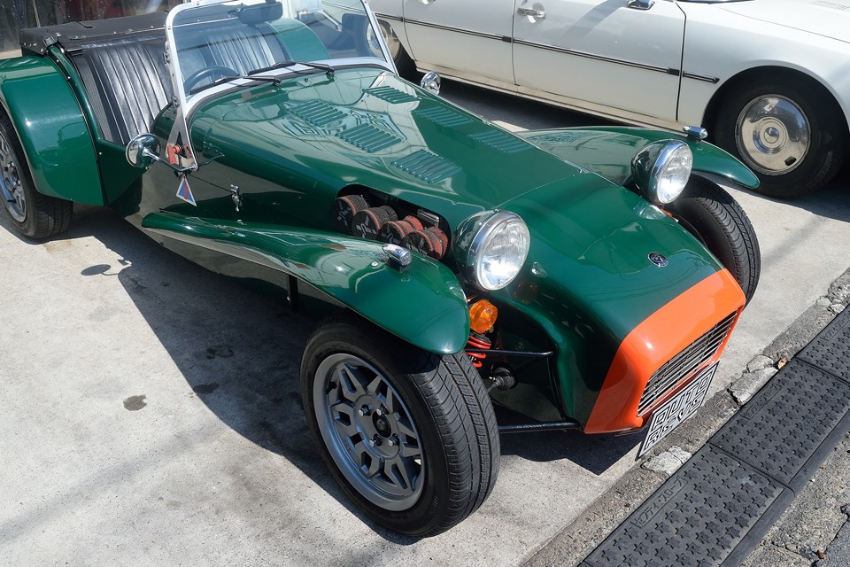 そして外観上の何よりの違いが、この美しいクラムシェルフェンダー！むしろこれじゃないフェンダーにする理由が解かりません。