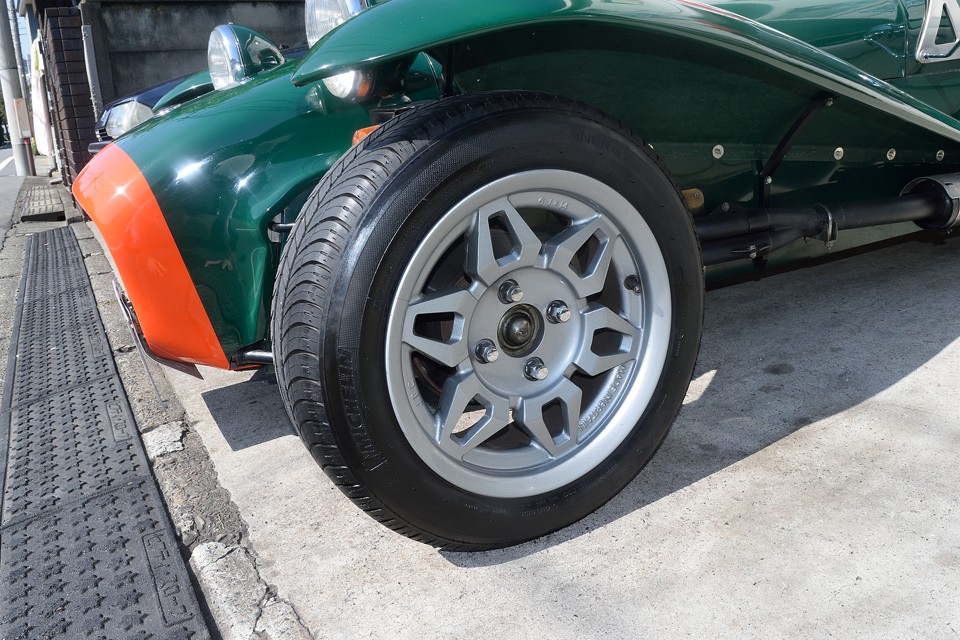 もはや希少な純正KNジュピターホイール！ワタナベのホイールは良く見かけますが、80年代のテイストが感じられるこのホイールも味がありますね。