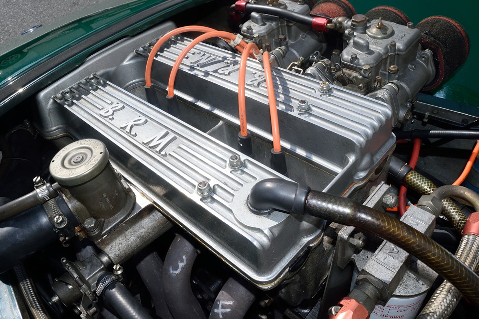 よりパワーのあるBDR（コスワース）エンジンもひとつのスタイルですが、セブンのルーツとも言えるロータスツインカムヘッド＋ハイカム＋1700ccトールブロックエンジンはかなりエンスー度の高いスタイルではないかと・・・。