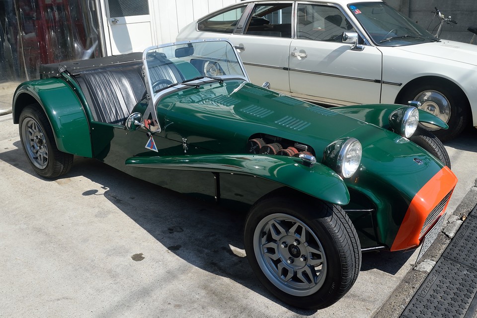 100台あれば100通りの仕様があると言われるほどカスタムの醍醐味も魅力のセブン・・・しかし、それ故にコンセプトやセンスが問われるとも言えるわけで・・・。