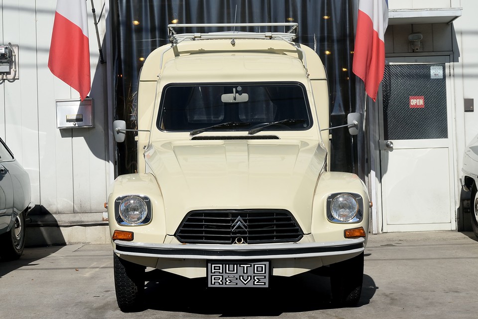 若干、不思議ちゃん系の顔が、なんかナゴミますね。