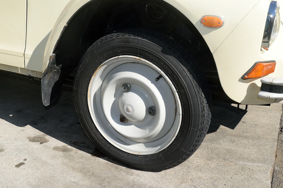 タイヤは貴重なミシュランZX！交換されてから間もないとのことで、ヒビも無く、山もタップリ！