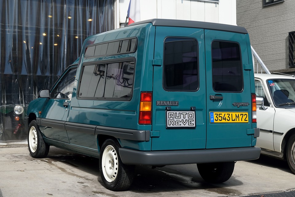 新車ではありません。念のため・・・。