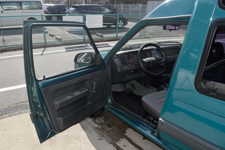 外装だけではありません！内装もエクスプレスの常識？！を超えた美しさ！