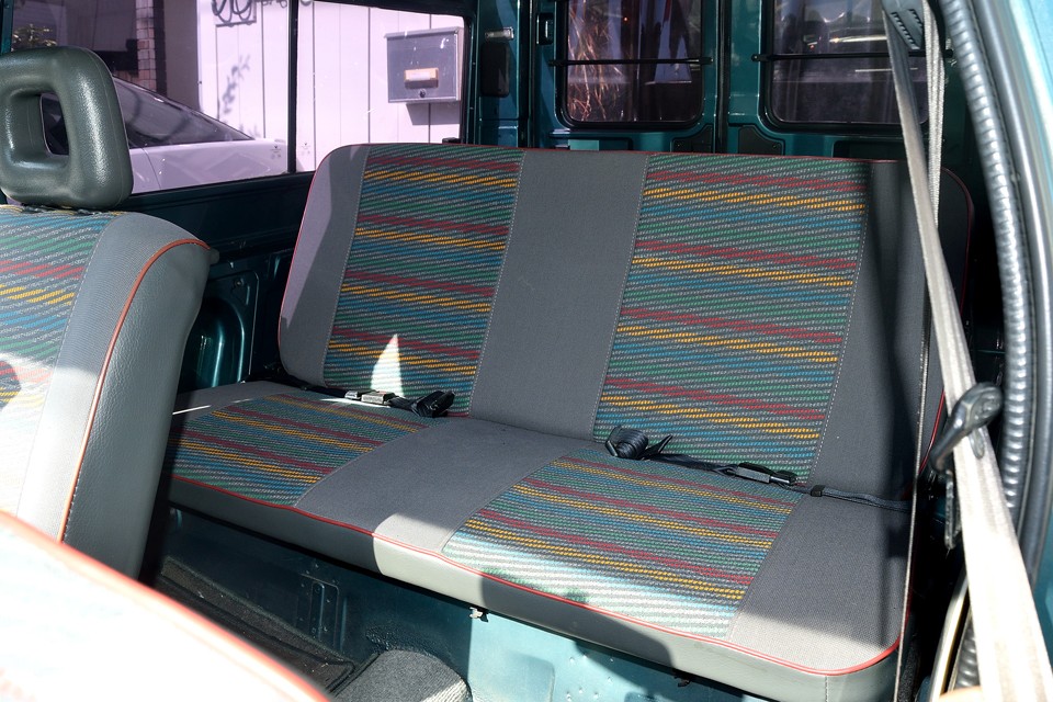 リアシートに至っては、ほとんど使用感を感じません！よく残っていてくれました！