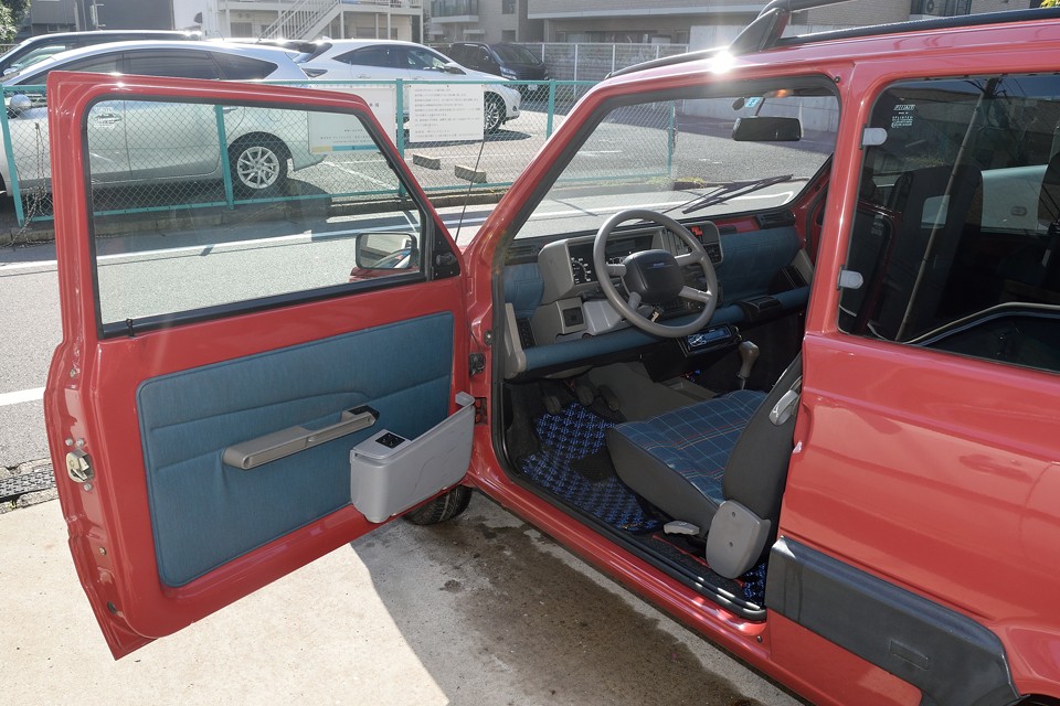 パンダ独特のカジュアルなインテリア！目立つ汚れや劣化も無く、とっても清潔な状態です！