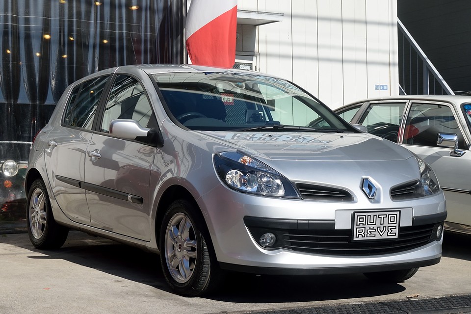 2006（平成18）年式　ルノールーテシアeLe、ヨーロッパカーオブザイヤーを獲得したルーテシア最上位グレードのeLe！悪いわけがないのです！