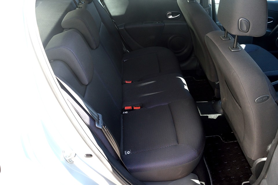 リアシートは更に使用感は感じません！とっても清潔！