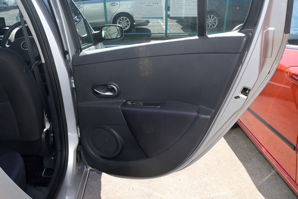 もちろんリアもご覧の通り！走行1.9万ｋｍですから当然と言えば当然。