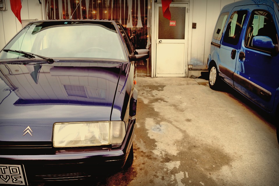 発売当時、ショールームに並ぶBXの、美しくもアバンギャルドなそのフォルムに驚き、憧れ、そして夢みた、あの時の想い・・・。