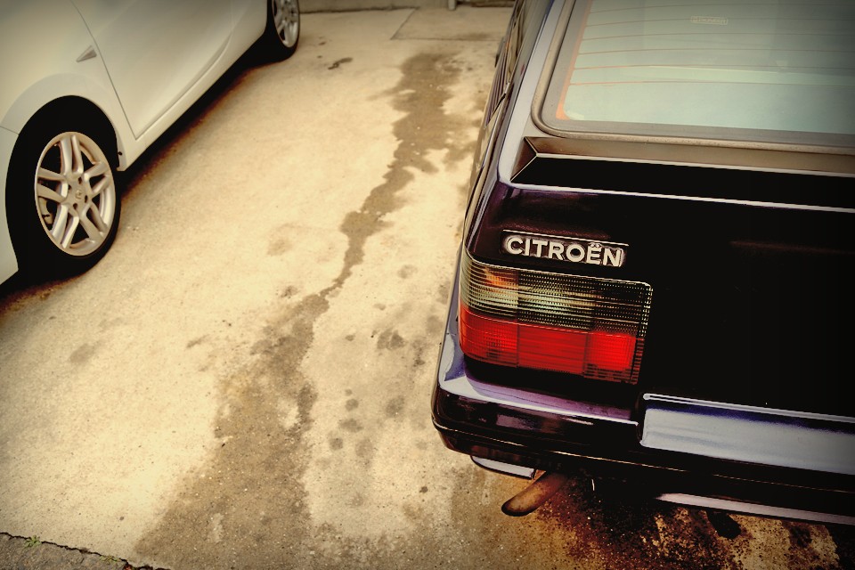 それが80年代車の宿命でもある樹脂素材の劣化や、ハイドロ車という革新性ゆえの信頼性の低下が、26年を経過し、輝きを失いかけているのが現実・・・。