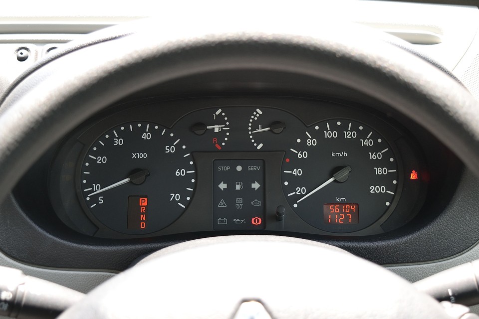 実走行5.6万km！気になるタイミングベルト＆ウォーターポンプは46,902km時に交換済！その後、走行1.0万kmですから当分は安心ですね。それから平成26年5月にオルタネータ交換記録有り！比較的高額部品ですから、これはうれしい～！