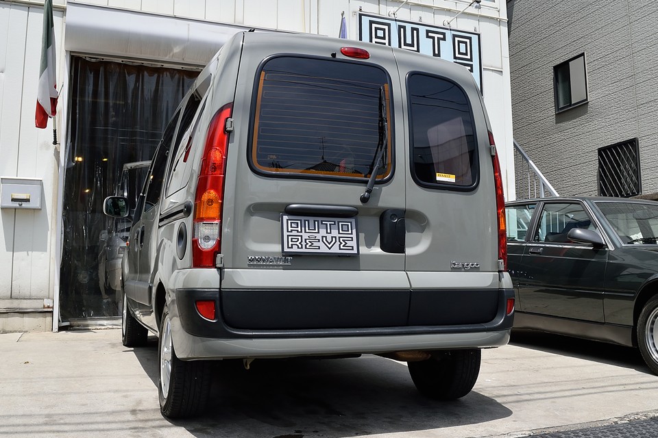 であれば、ここまでこだわった個性派カングーなら、見た目はもちろん、使いやすさを考えても、ベストチョイスなのではないかと・・・。