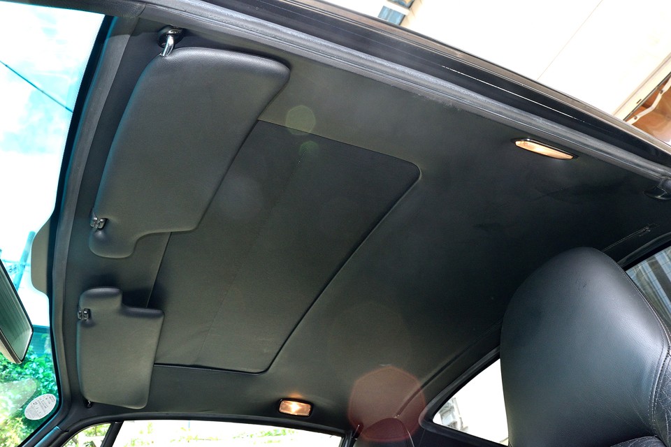 天張りも破れやタレはありません。タバコやペットの嫌な臭いもありませんのでご安心を。