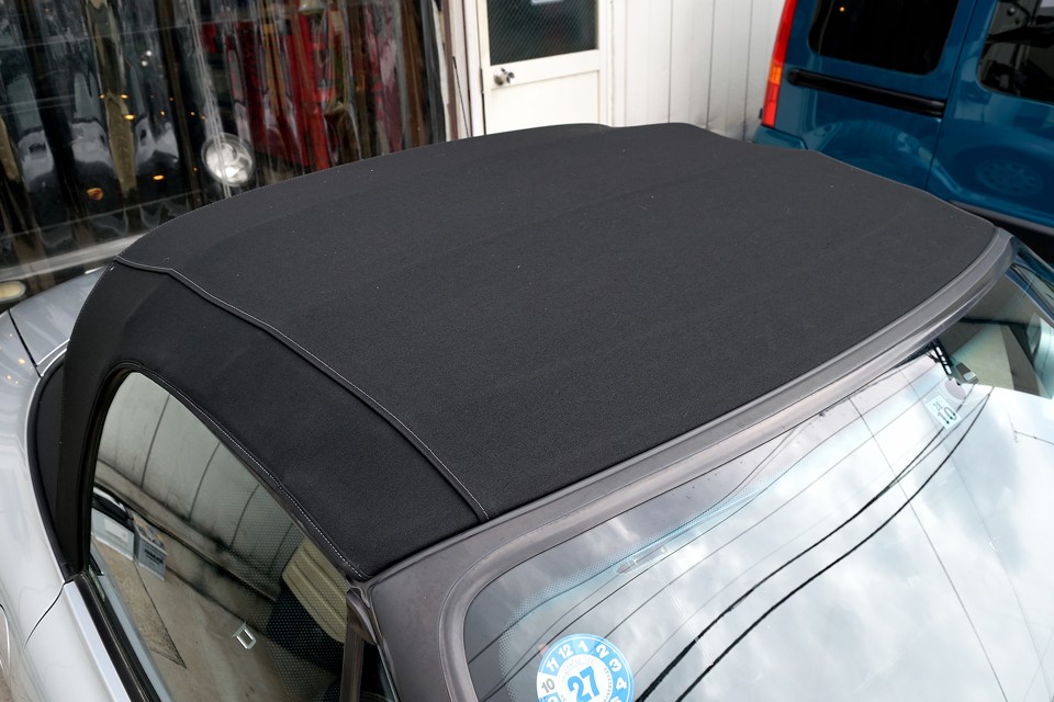 そんな個体ですので、幌もご覧の状態！目立つ汚れや破れ、ステッチの擦り切れなんかもありません！