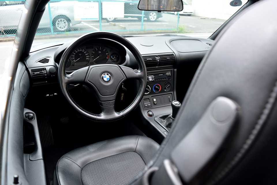 いかにもBMWらしいしっかりとした、造り込みの丁寧さは他の同様の2座オープンにはないアドバンテージかと・・・。