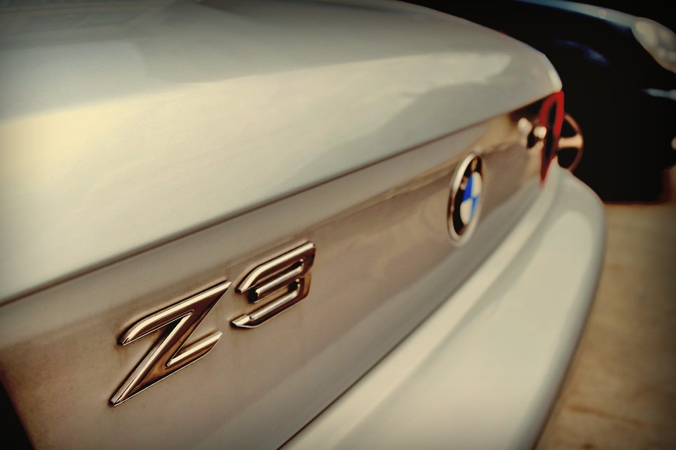 しかし、そのZ3も直ぐに2.8Lのハイスペックモデルが発売され、スタンダードモデルも2.0L、2.2Lと排気量UPと伴に、ワイドボディ化で、違うカテゴリーのクルマになった気がして「これでロードスターのライバルが一つ減った！」と安心したものです。