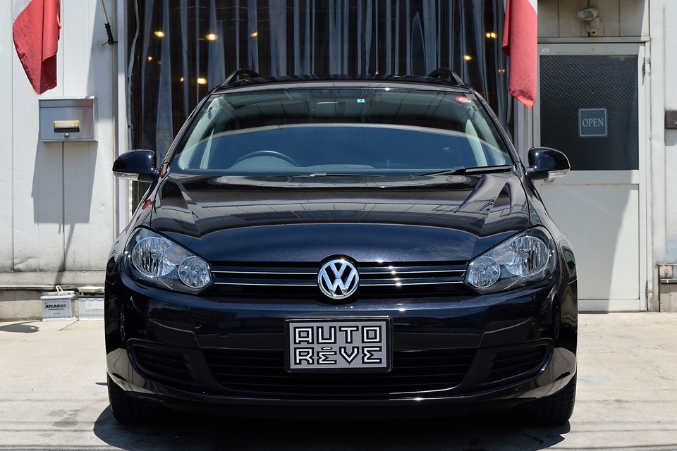 ゴルフ伝統のシンプルながらしっかり主張のある端正な顔立ち！これを選ぶ方もきっとインテリジェンスのある方なんだろうなぁ～って思わせます。