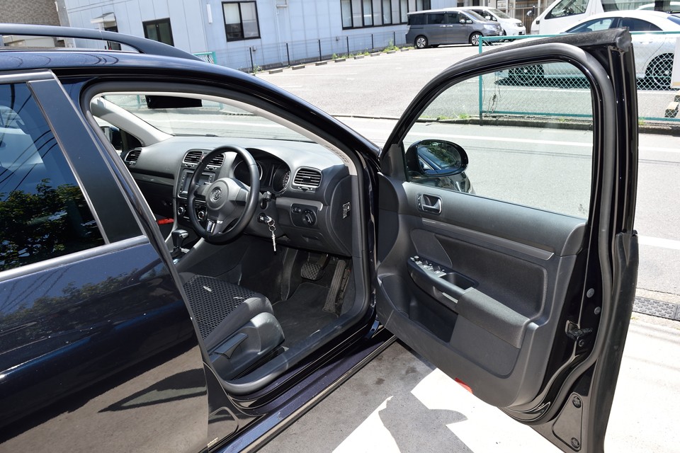 とても丁寧に造り込まれ、質感の高い印象のインテリア！それでは詳しく見てみましょう！