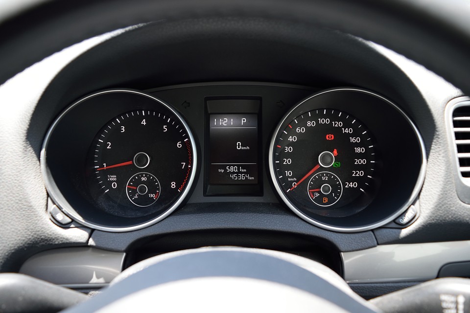 実走行4.5万km！比較的高額な交換費用の掛かるタイミングベルト方式ではなく、タイミングチェーン方式ですので、これまた安心！