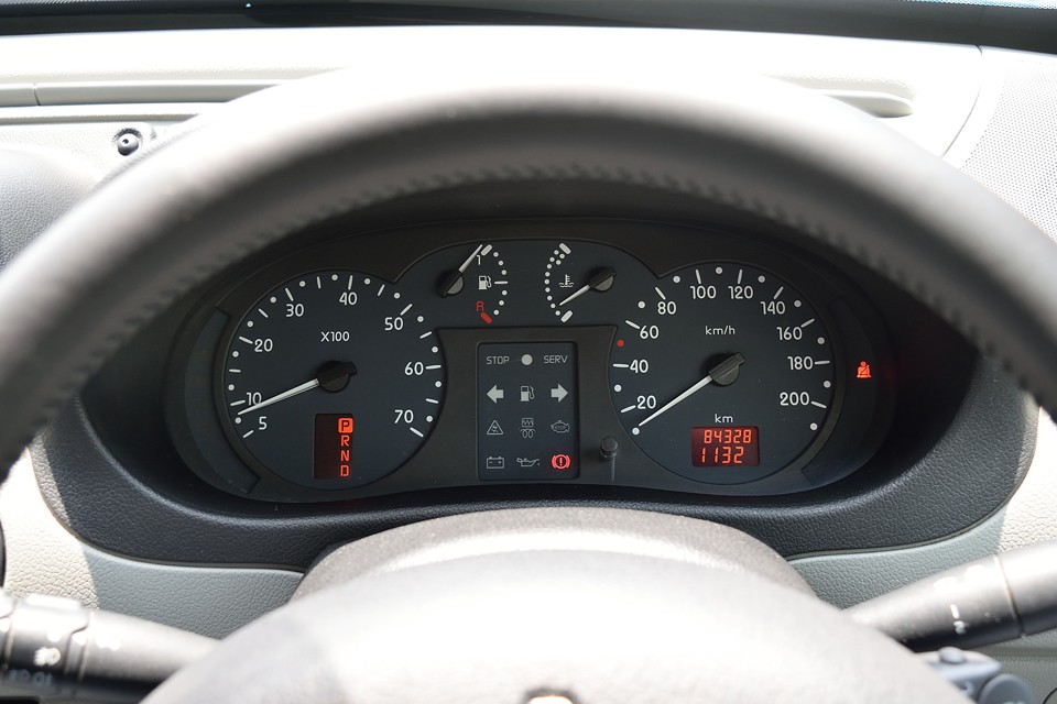 実走行8.4万Km！平成26年6月、7.6万km時にタイミングベルト&ウォーターポンプ一式、ドライブベルト、フロントブレーキパッド＆ローター、リアブレーキライニング、更に、右フロントボールジョイントブーツ、TDCセンター、フューエルポンプを交換済み！更に更に、平成27年6月に、ミッションマウント、助手席側パワーウインドレギュレーター交換、それからエアコンコンプレッサー、リキッドタンク、エキスパンションバルブ交換とエアコンを一新！つまり気になるところは全部交換しましたぁ～！的な。金額にすると・・・軽く50万円は超えてるかと・・・ヒエ～恐ろしい～、って言うか、これ買う人、チョ～お得～！