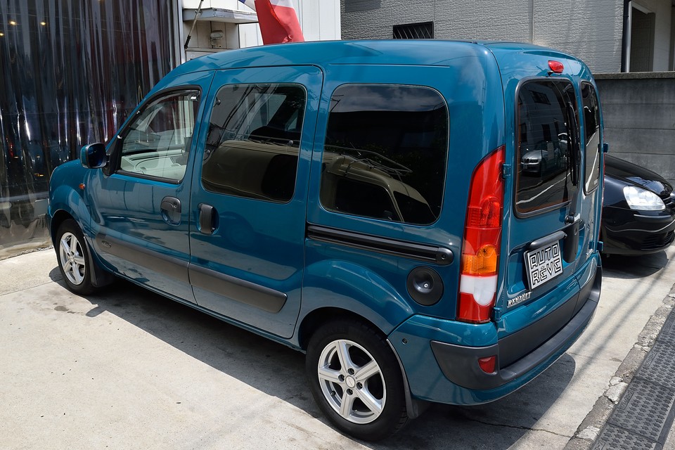 現行の「デカングー」と比べると、確かに狭い市街地では、結構取り回しのしやすさに差があるかもしれませんねぇ。