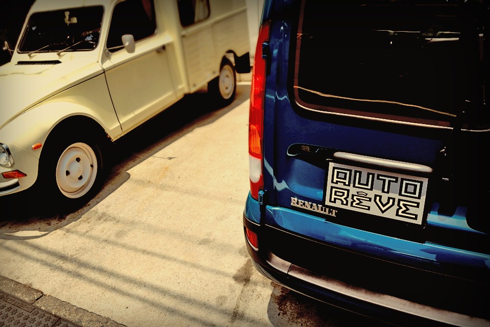 突出した動力性能や、乗る人に主張してくるところが、一見無いやさしいクルマに思えるのですが・・・。