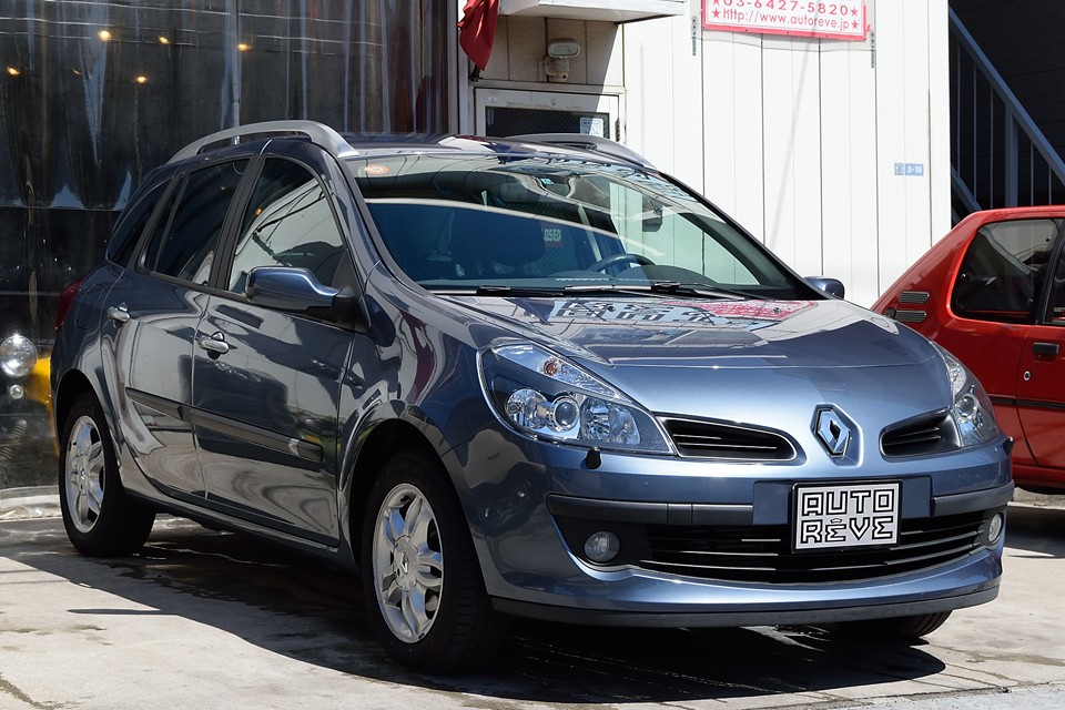初度登録2008（平成20）年、ルノー クリオ グランツール1.2　日本未導入モデル！左ハンドルのＭＴでドライビングが楽しい！なのにチョ～便利な実用車！