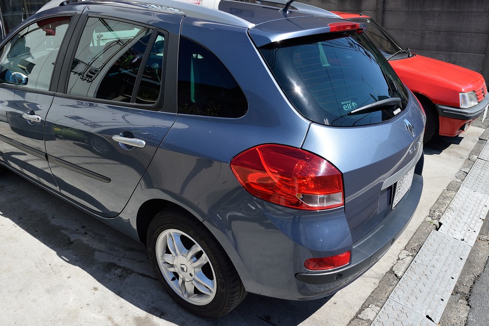 ハッチバック車のイメージを残しつつも、全く異なる形状のリアセクション！ほとんど通常のハッチバック車と変わらない車両感覚で乗れるスタイル重視のコンパクトなワゴンです。