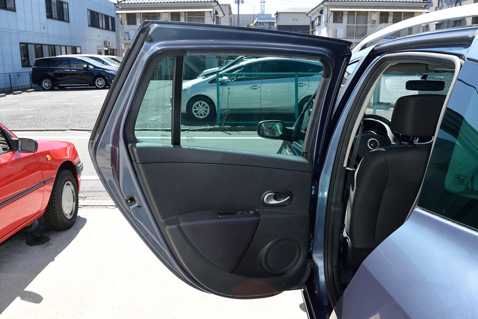 後のドアも、もちろんご覧の通り！