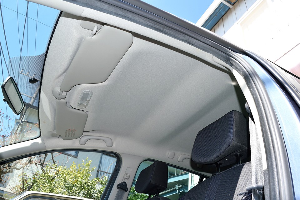 汚れが目立つはずの白い天張りも、とっても清潔な印象です！