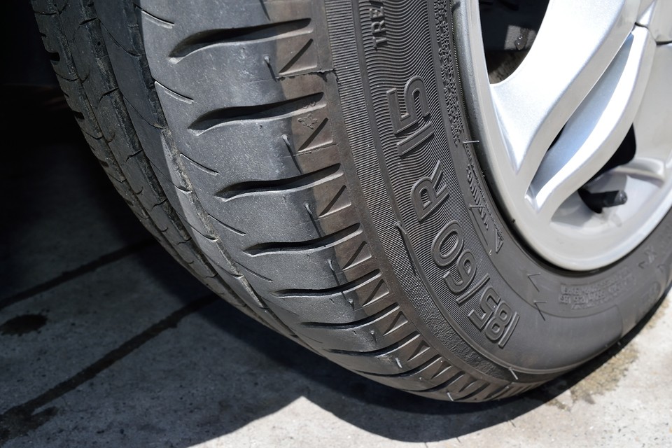 そしてタイヤはまだこれだけヒゲが残っている状態！8分山というところでしょうか。消耗部品の中では一番費用の掛かるものですから、これはかなり重要！