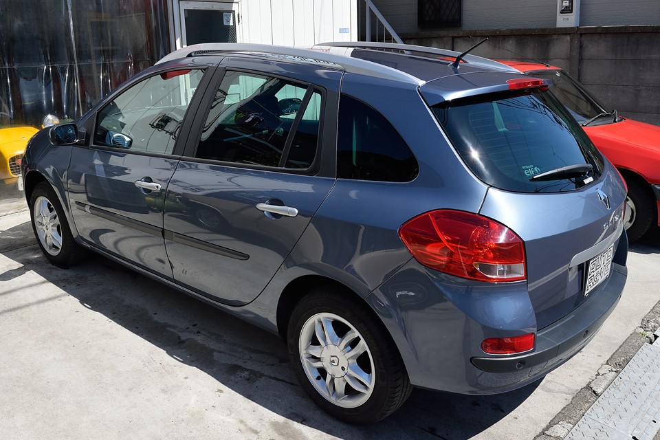 その上、軽快なエンジンで運転が楽しいMTなんですから・・・。