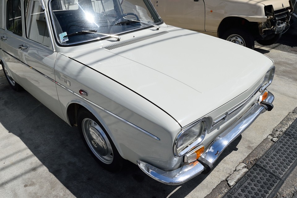 塗装やモールなんかの素晴らしい状態は、画像をご覧いただければ、お判りいただけると思いますので、ここでトリビアを・・・。