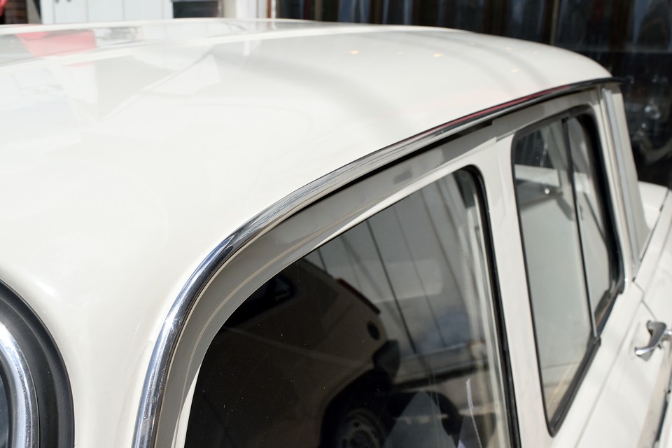 このモールの輝きが有るか無いかで、印象は雲泥の差！当時の美しさを感じられるこの輝きは、時代感を醸し出す重要な存在なのです！