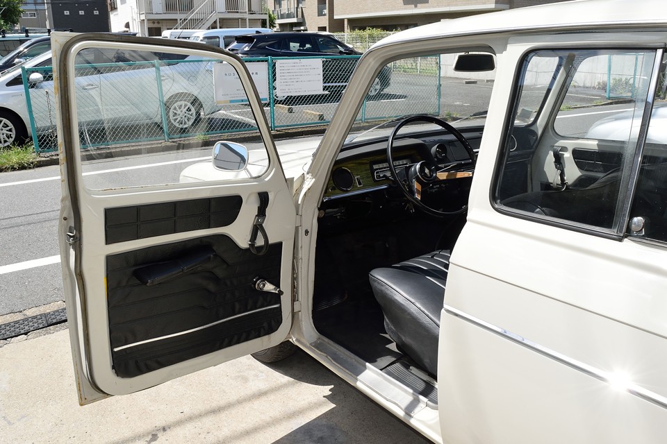 それでは日本人がほとんど知らない、10のインテリアの世界へいってみましょ～！