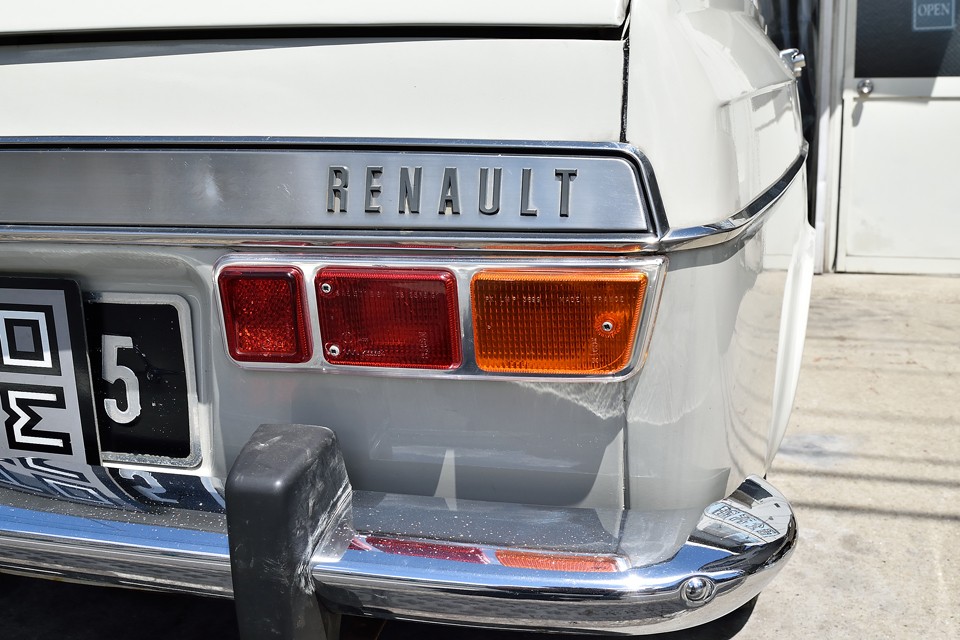 リアランプも問題無し！おそらく、塗装、内装の張替、レンズ類の交換等、1度はフルレストアに近いことをやってある様です。だからこそのこの状態！