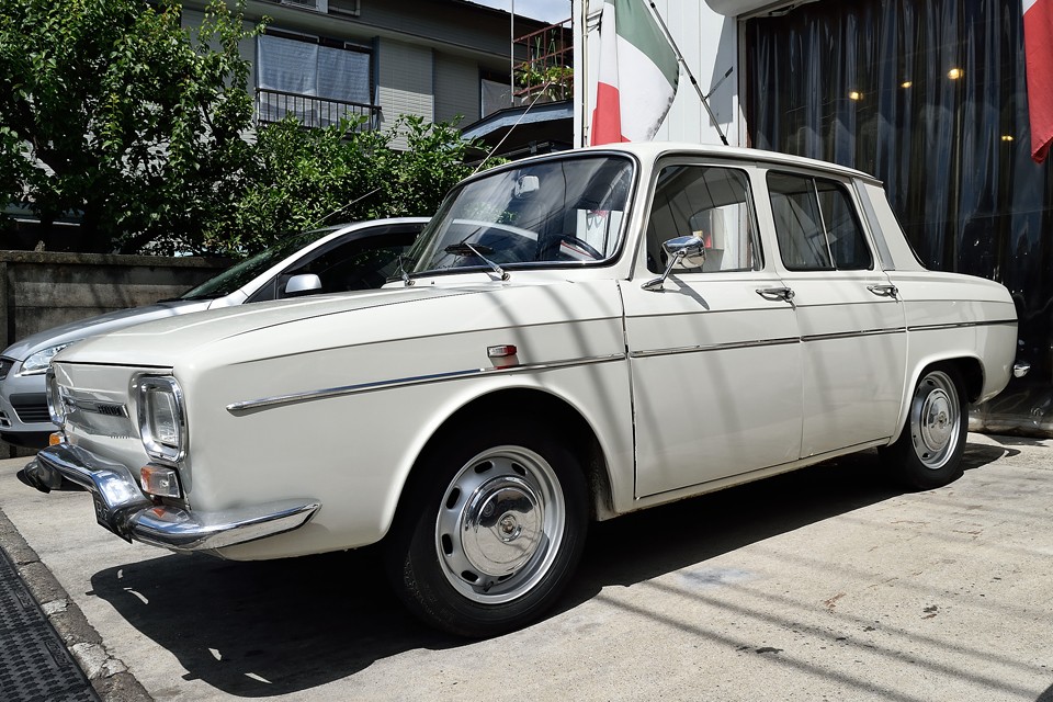 個人的に10の好きなショットがコレ！フロントからリアにかけて微妙に下がったラインが絶妙！