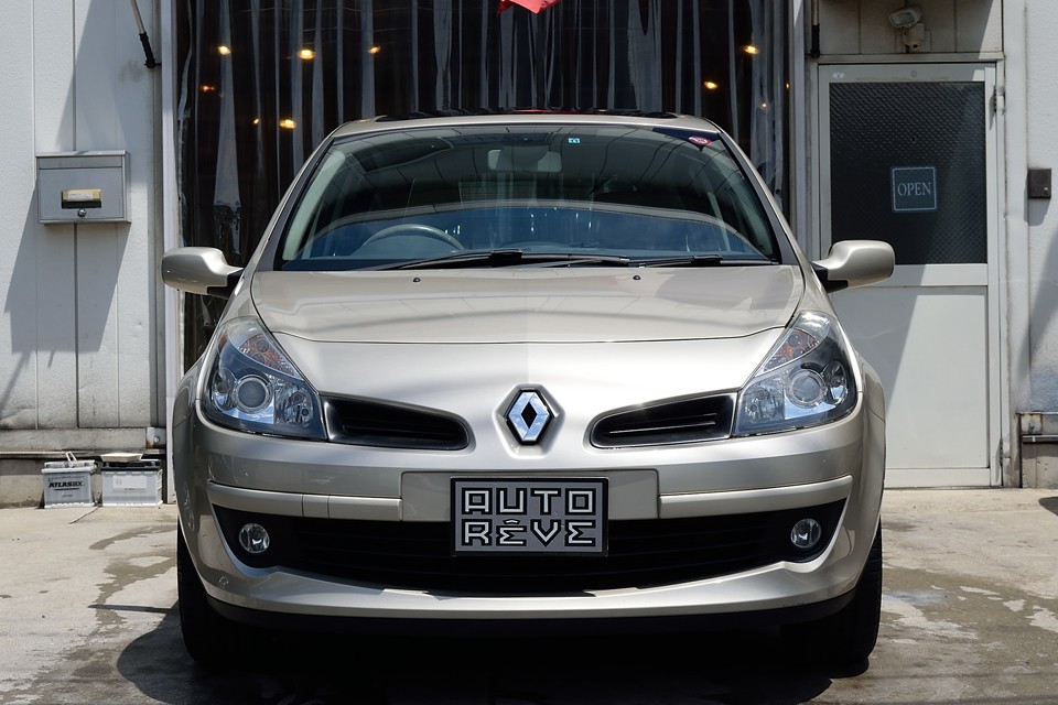 このキリッとした顔・・・「イ・ニ・シュ・アル・プ・ァル・リ～！」って言いたくなるのはなぜぇ～（笑）