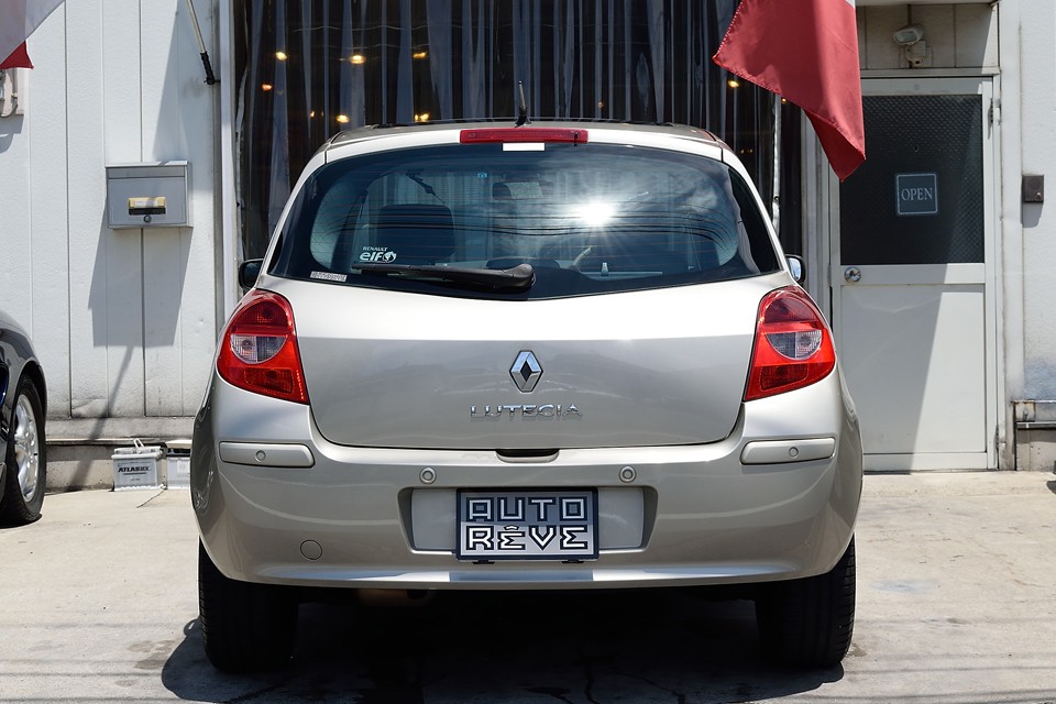 こんなにボディの形がキレイに、しかも美しく見えるボディカラーって・・・魔法の色？！