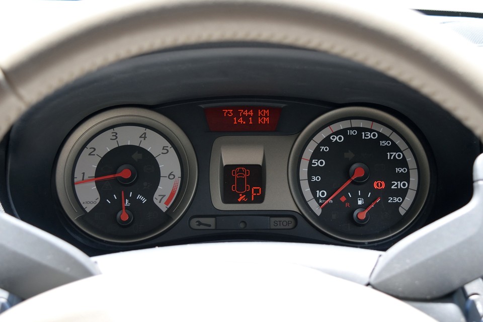 実走行7.4万km！気になるタイミングベルトはご成約いただきましたら一式交換サービスします！安心してお乗りいただけます！