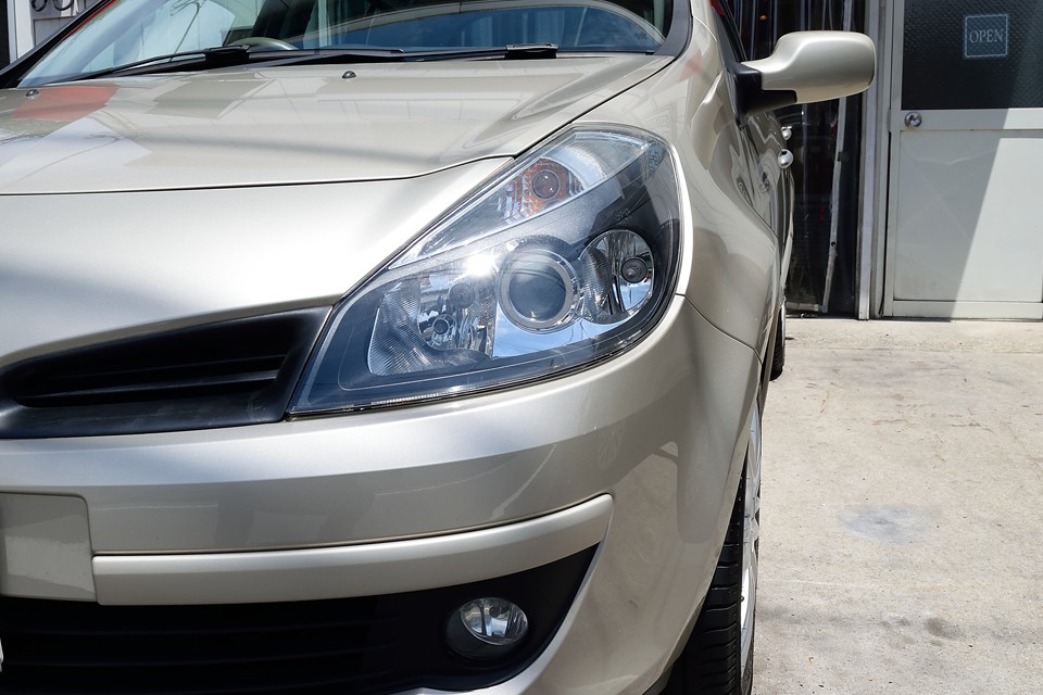 ご覧の通り、ライトもとってもクリア～！華やかなイニシャルパリにくもった眼は似合いませんからね。