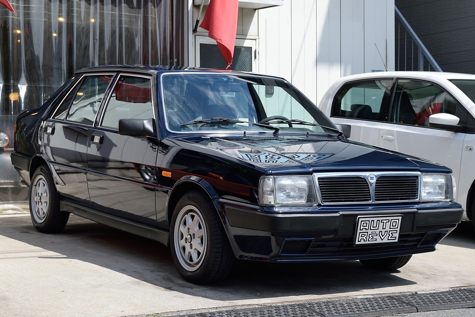 1987（昭和62）年式ランチア プリズマ1.6 ie！ランチアブルーを纏った気品溢れる上質セダン！あのデルタのセダン版プリズマ・・・これはもう存在自体がゲキアツッ！