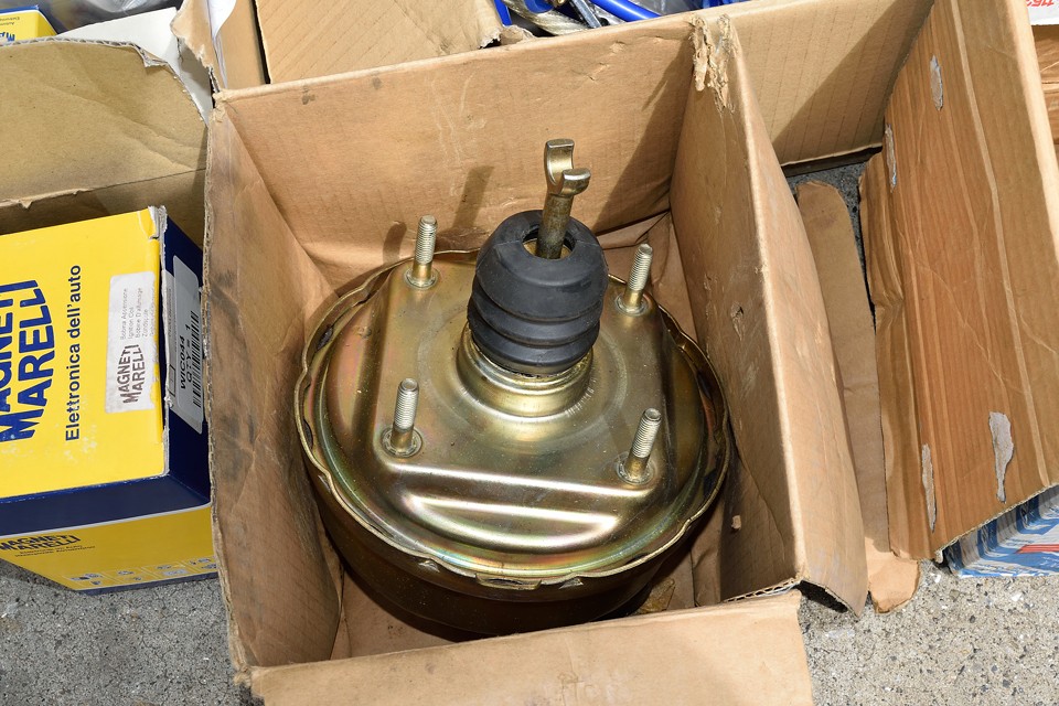 新品のブレーキマスターバックに・・・