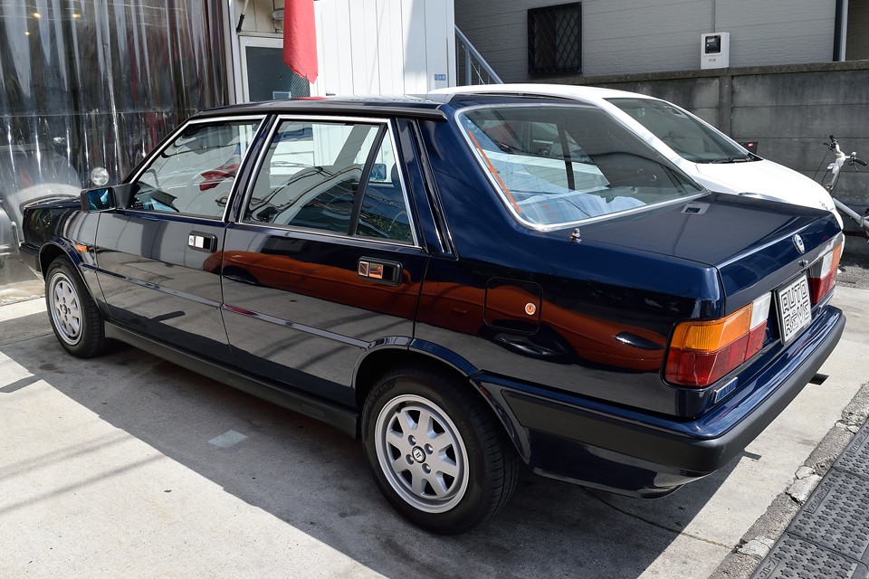 今までこの素晴らしい状態を維持するために掛かったであろう費用を考えると・・・クルマ本体の金額はどこ行っちゃったのぉ～！的な。（笑）