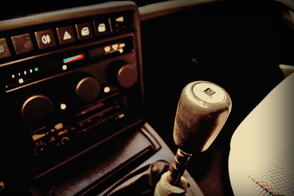 これだけ快く感じられるデザインなんですから優れてると言わざるを得ないし、ありふれてたらどんなにうれしいか（笑）と思うけど、実際はまず見かけないので、これまた「平凡」ではないし・・・。