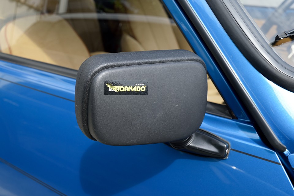 サイドミラーもオリジナルvitaloni製で新品交換済！ステッカーも貼ったままですので、剥がすかどうかはおまかせします。