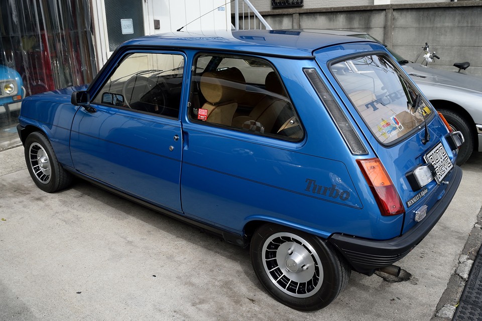 そんな個体ですので、是非ともルノー愛、5愛、アルピーヌ愛に溢れる方に、お引継ぎいただければと・・・。